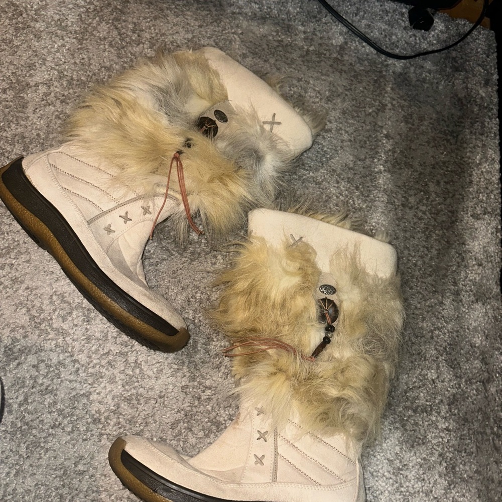 Women's Cream Fur Winter Boots